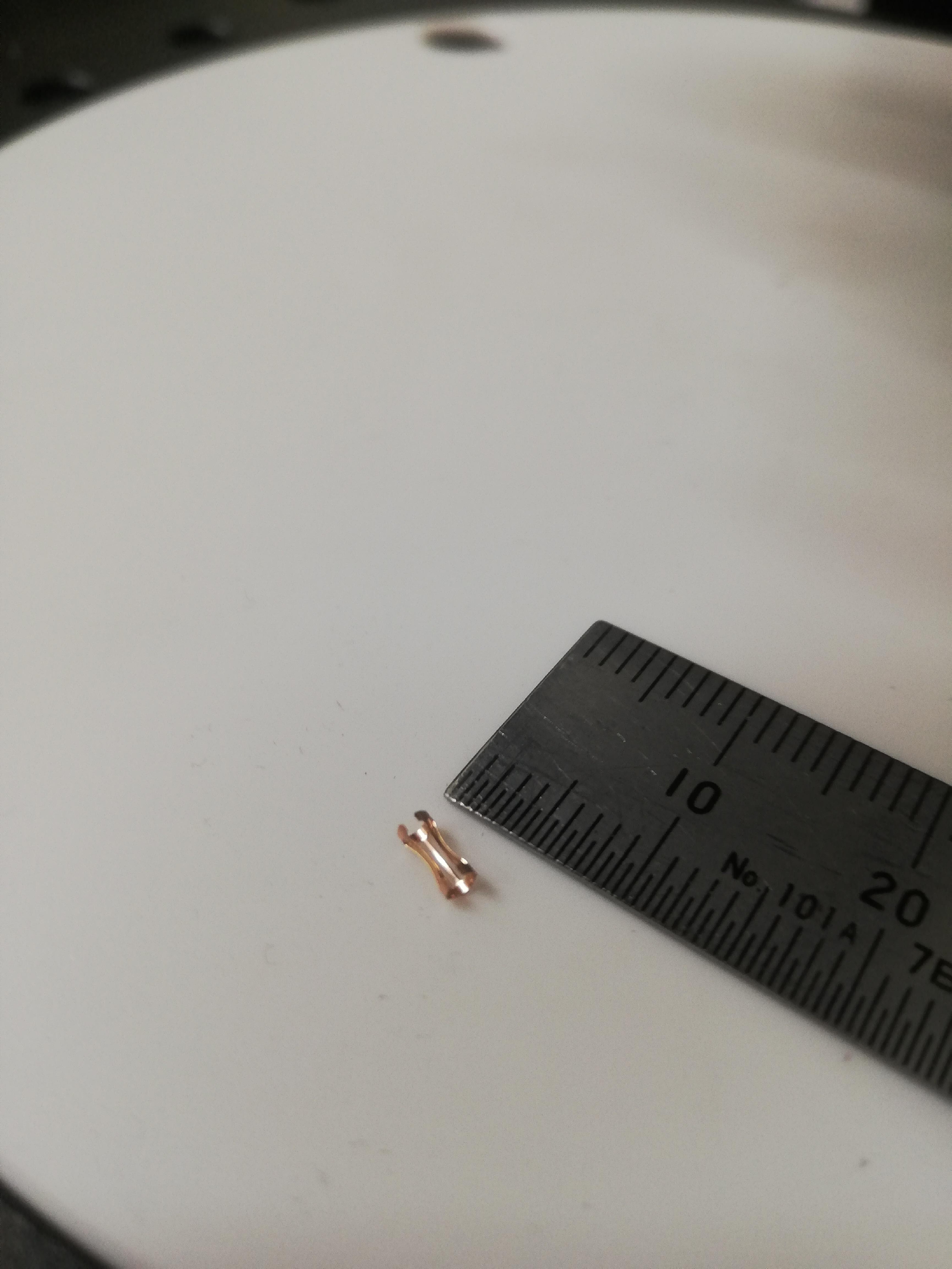 小さいプレス部品ですね～♪